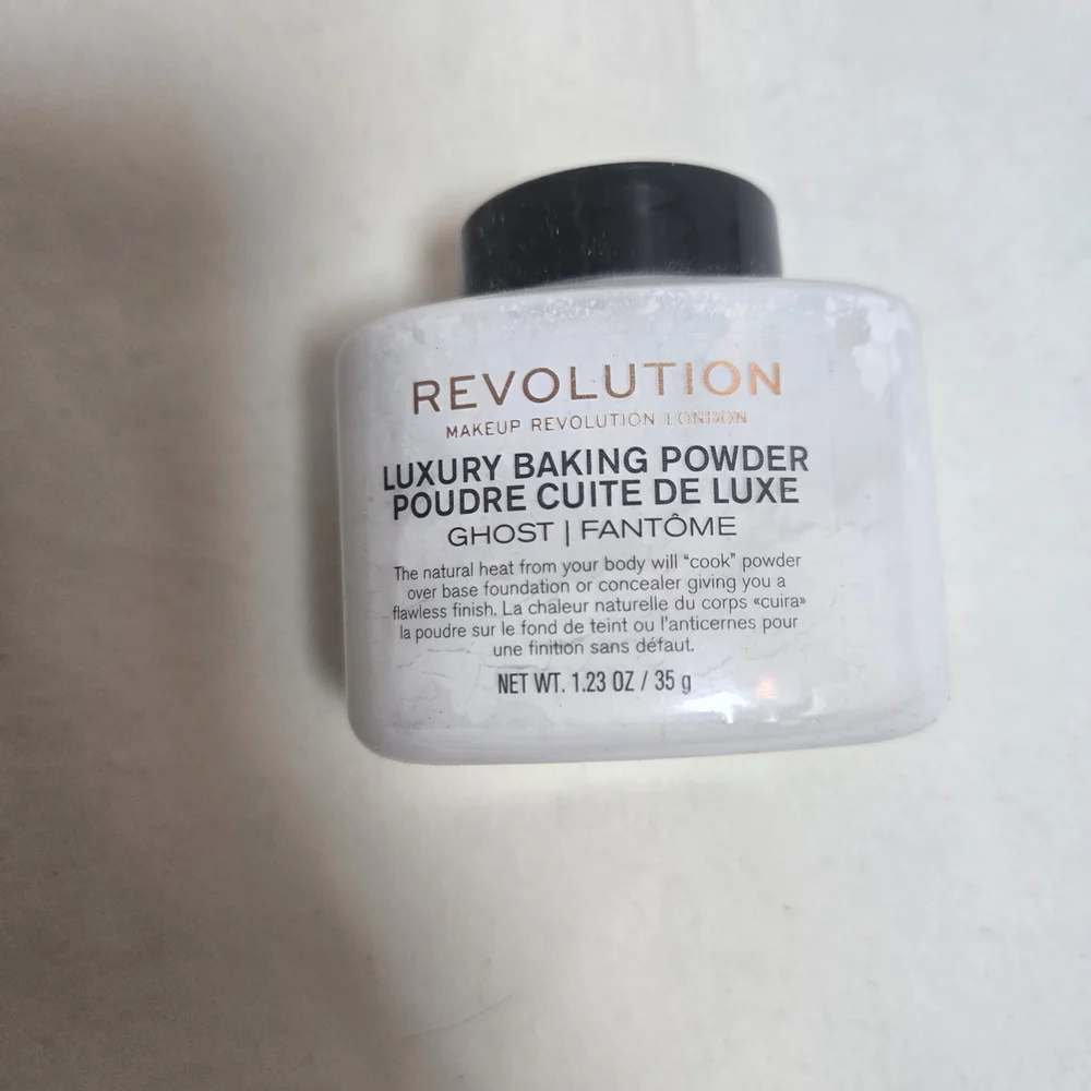 Revolution Luxury Baking Powder - Ghost White